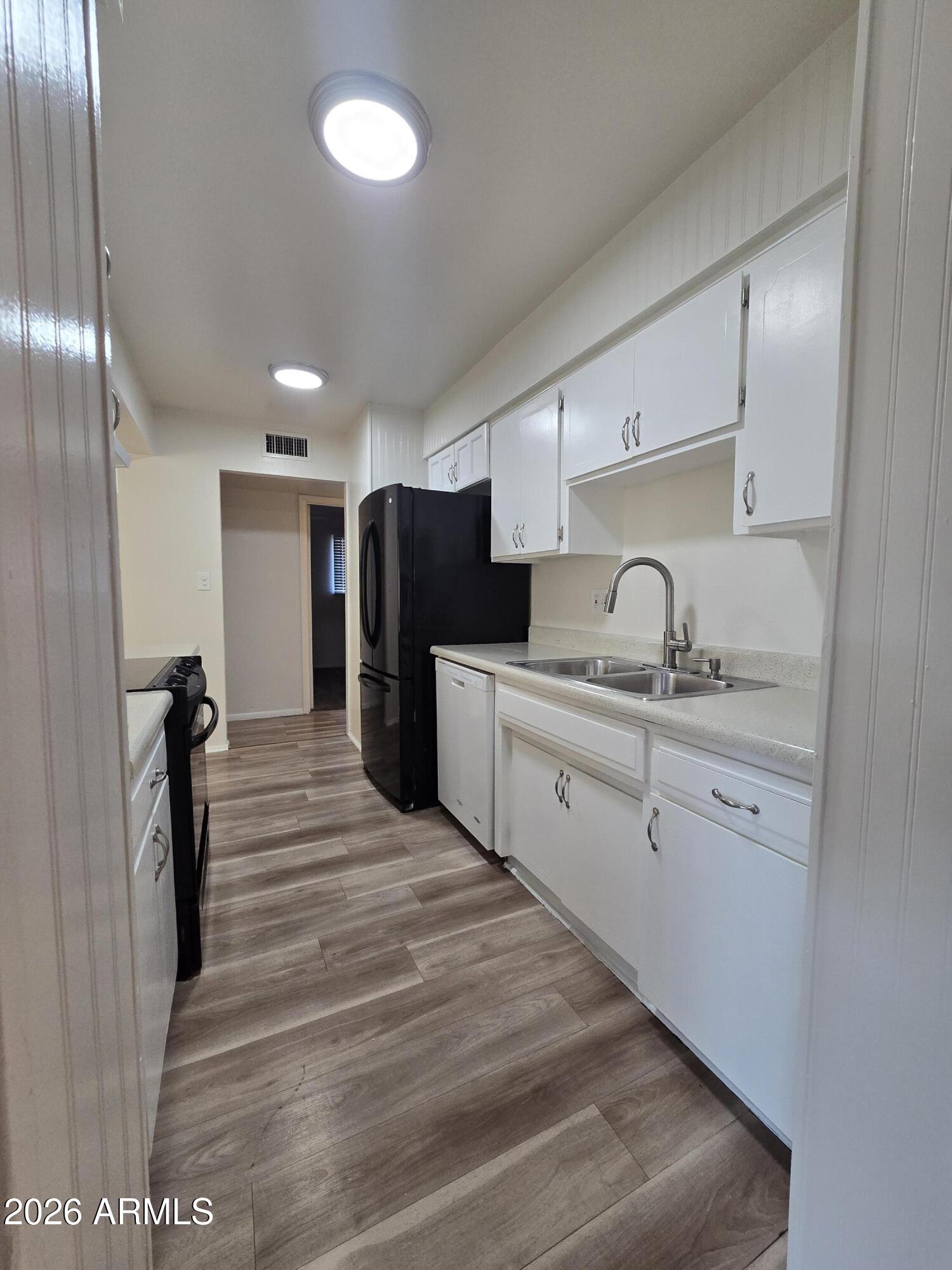 3339 West Cholla Street Phoenix, AZ 85029 - Photo 5 of 20 20260404_065213