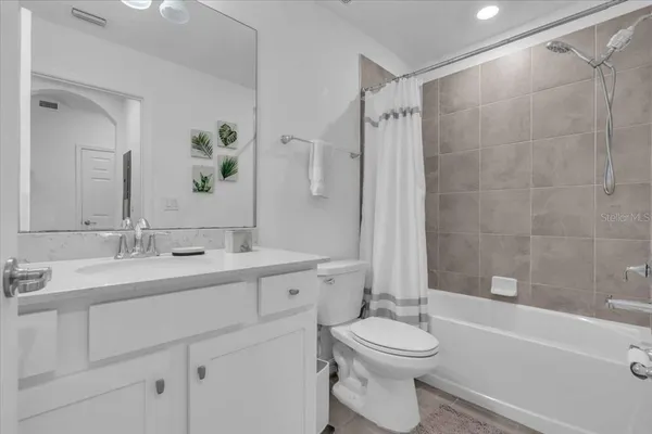 $2,750 | 18028 Gawthrop Drive, Unit 107, Bradenton, FL 34211