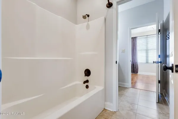 $1,800 | 300 Roosevelt Street, Unit A, Lafayette, LA 70501