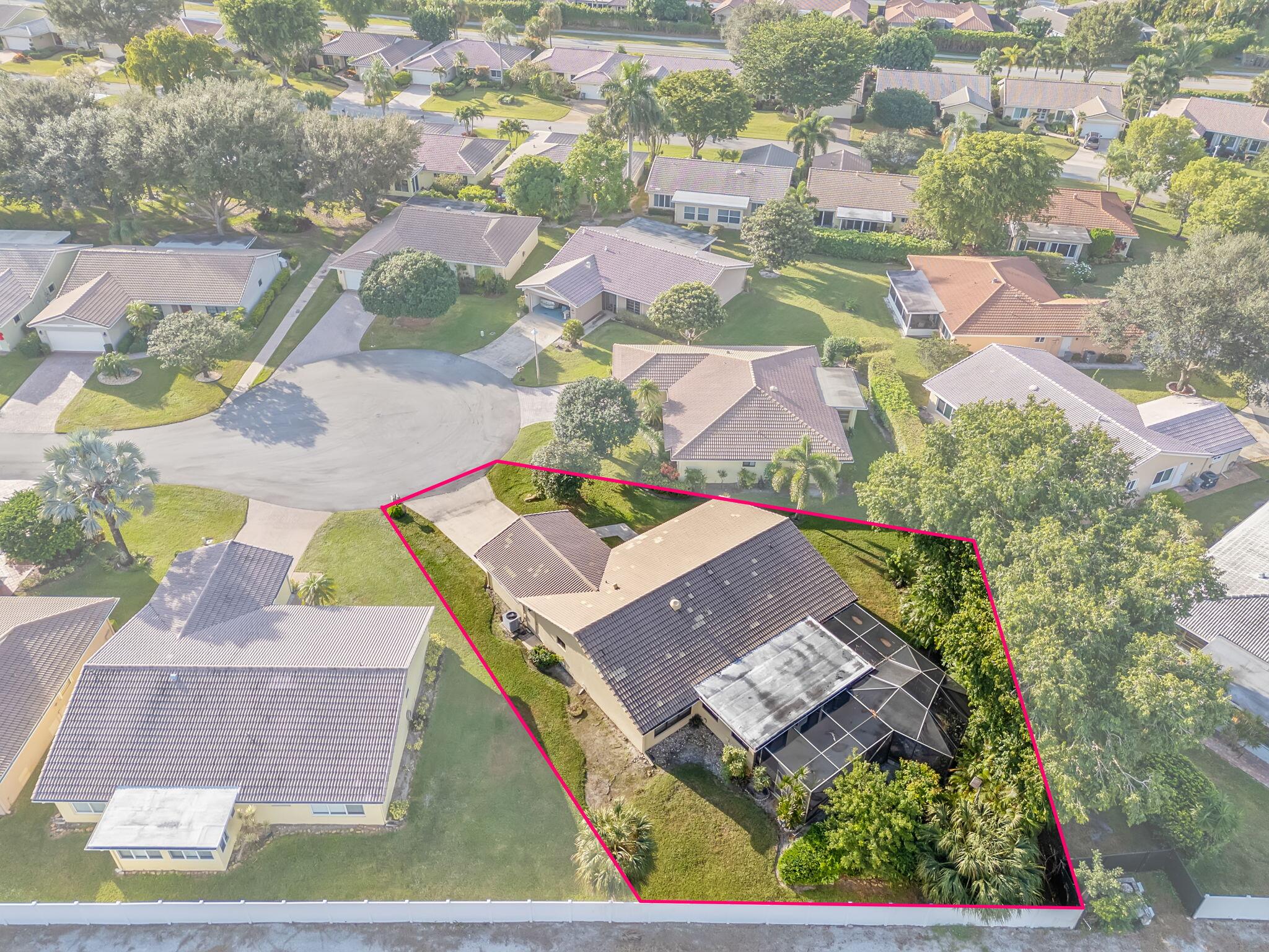 22002 Colony Drive Boca Raton, FL 33433 - Photo 4 of 36 3