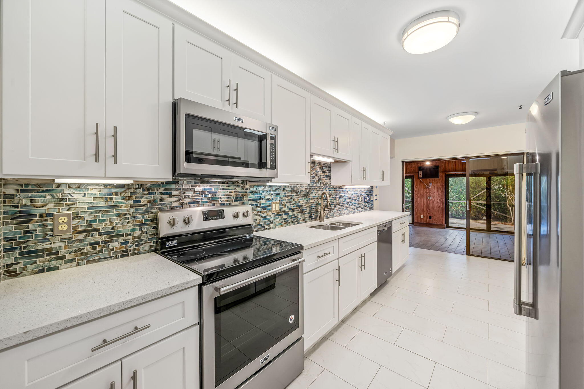 22002 Colony Drive Boca Raton, FL 33433 - Photo 8 of 36 6