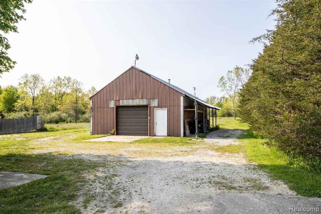 2142 West Ray Road Fenton, MI 48430 - Photo 49 of 52