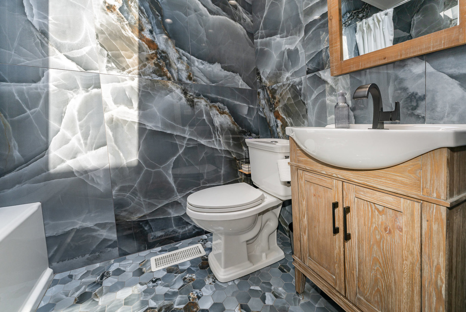 438 South Wolf Road Wheeling, IL 60090 - Photo 12 of 35 Gallery Image 12