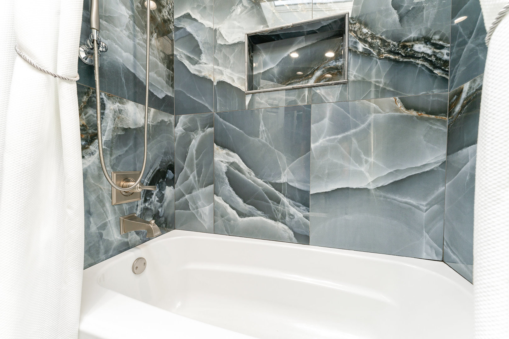 438 South Wolf Road Wheeling, IL 60090 - Photo 13 of 35 Gallery Image 13