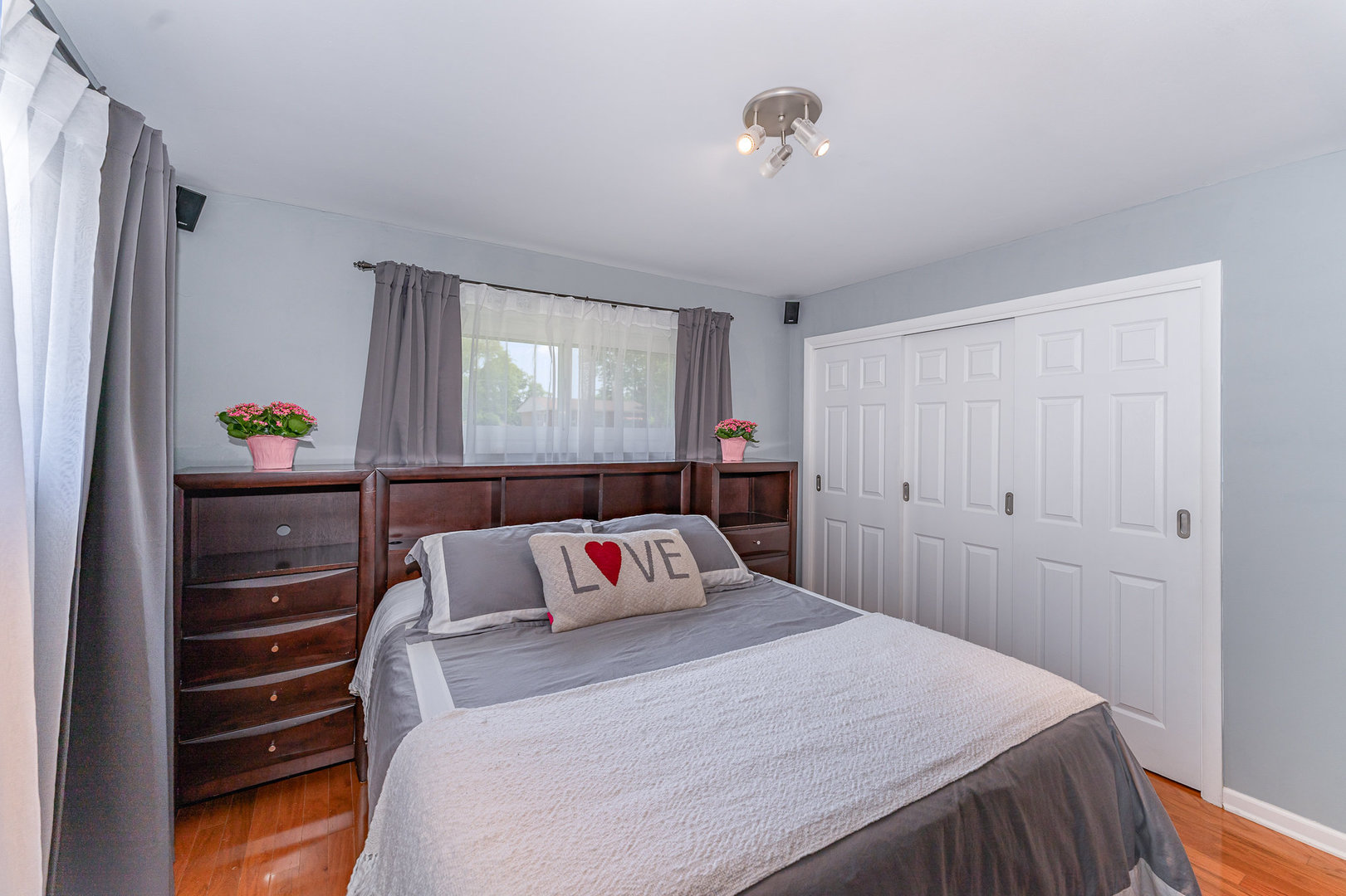 438 South Wolf Road Wheeling, IL 60090 - Photo 14 of 35 Gallery Image 14