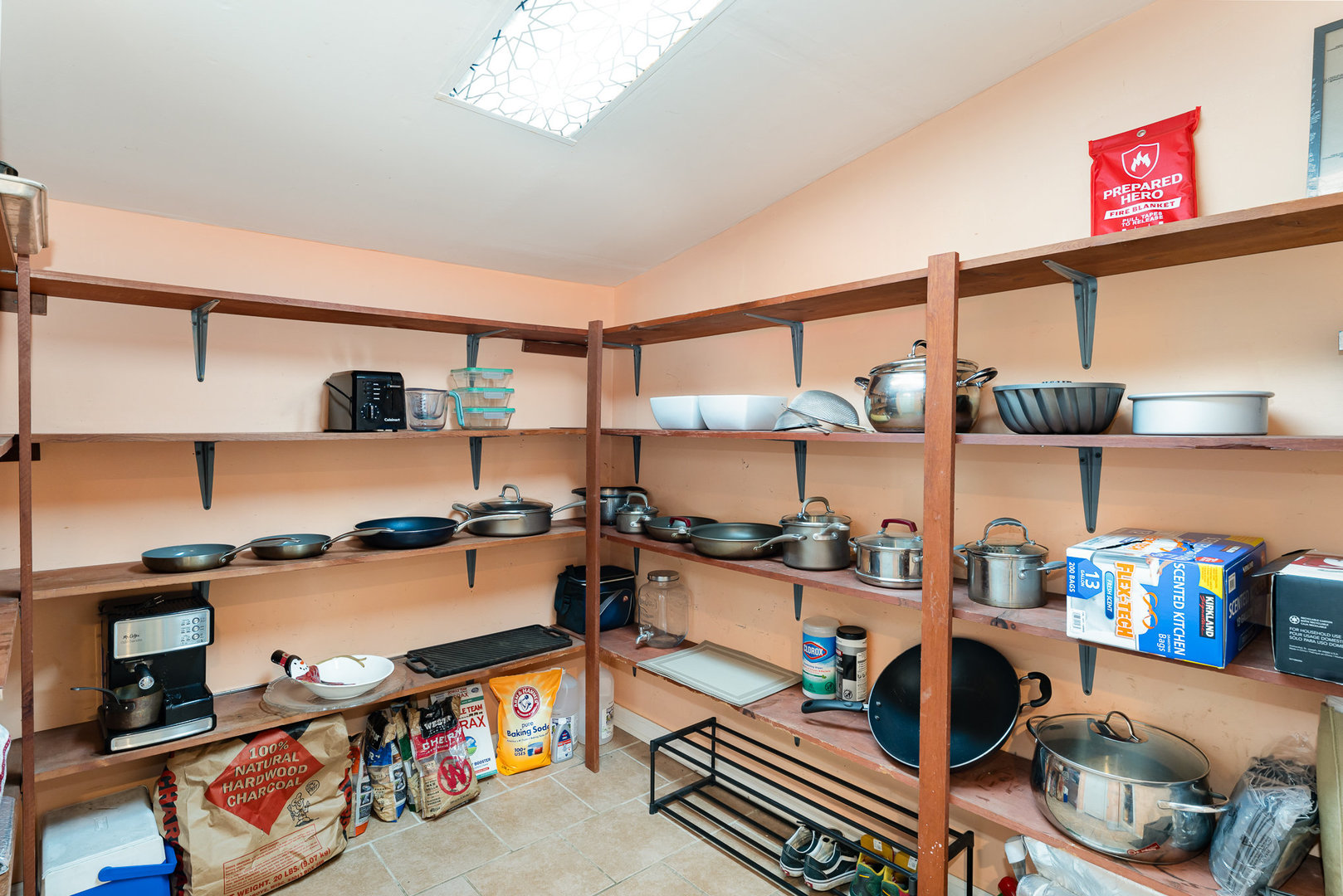 438 South Wolf Road Wheeling, IL 60090 - Photo 9 of 35 Gallery Image 9