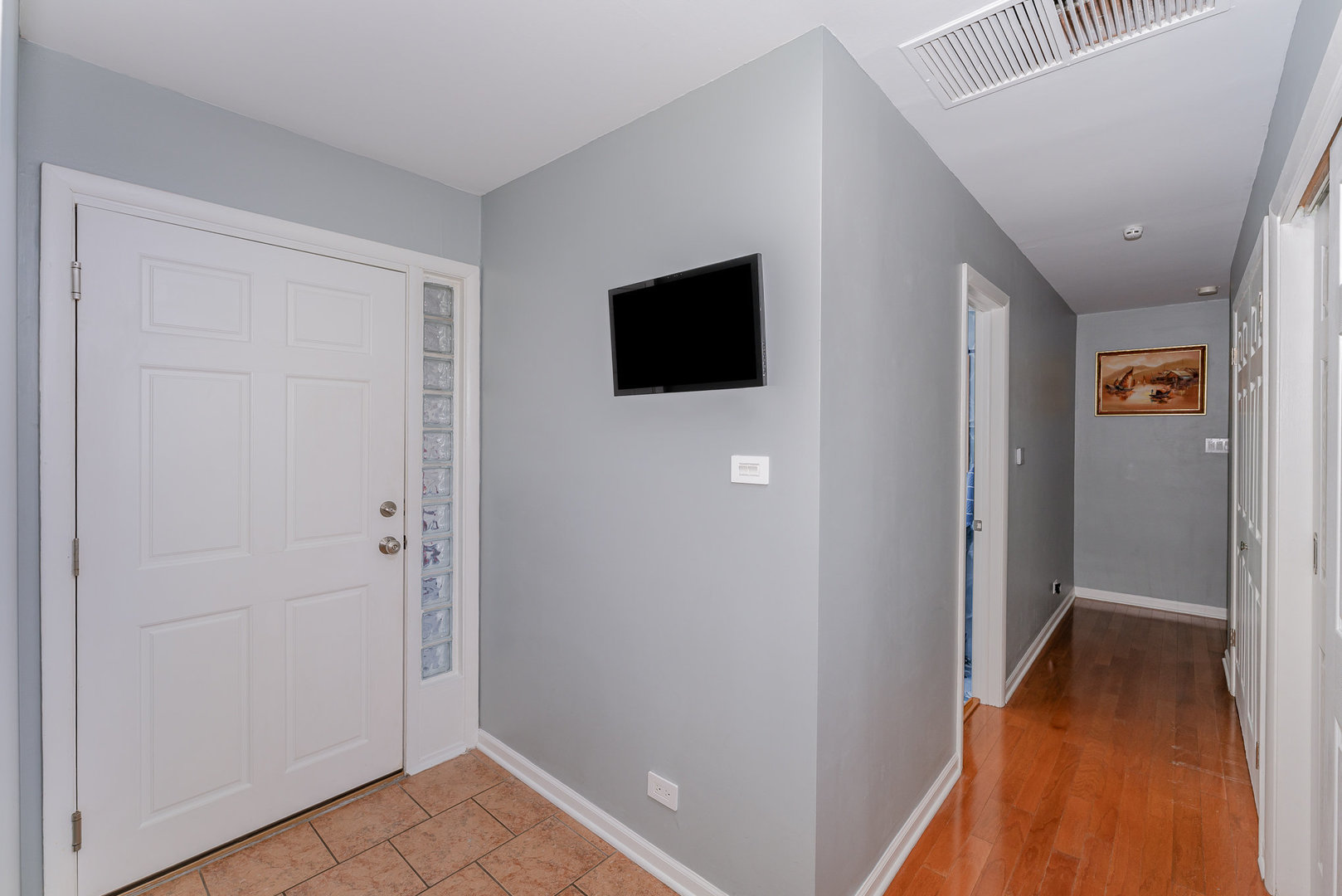 438 South Wolf Road Wheeling, IL 60090 - Photo 10 of 35 Gallery Image 10