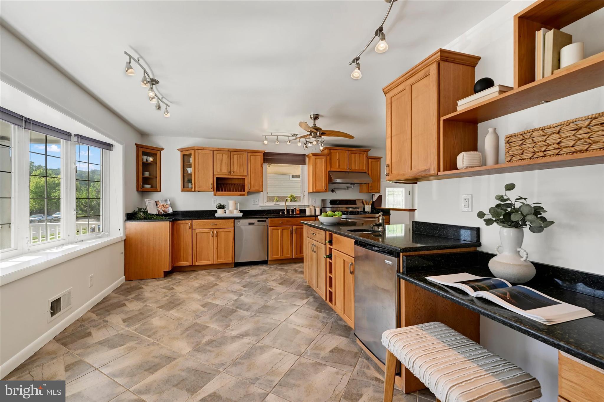8216 Thornton Road Towson, MD 21204 - Photo 12 of 43