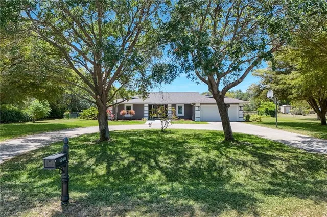 $1,374,000 | 1930 Curling Avenue, Naples, FL 34109