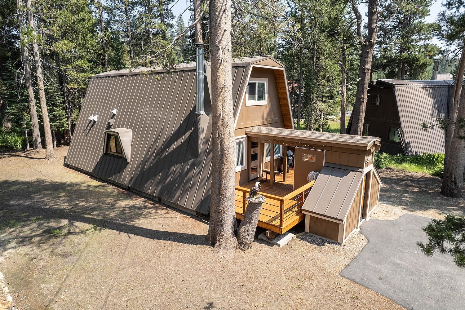 5514 Spruce Road Soda Springs, CA 95728 - Photo 2 of 18 Gallery Image 2