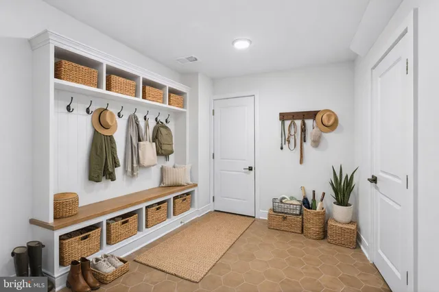 $600,000 | 21805 Croxley Terrace, Broadlands, VA 20148