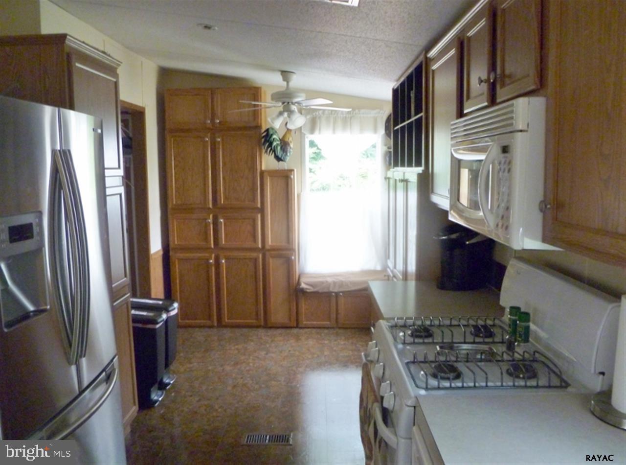 677 Cassel Road, Unit 166 Manchester, PA 17345 - Photo 10 of 36 Gallery Image 10
