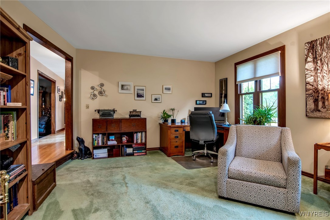 393 Glengrove Road Porter, NY 14174 - Photo 19 of 50 Family room faces front of the house