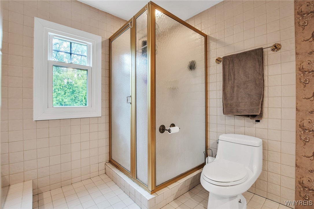 393 Glengrove Road Porter, NY 14174 - Photo 32 of 50 Primary Bath