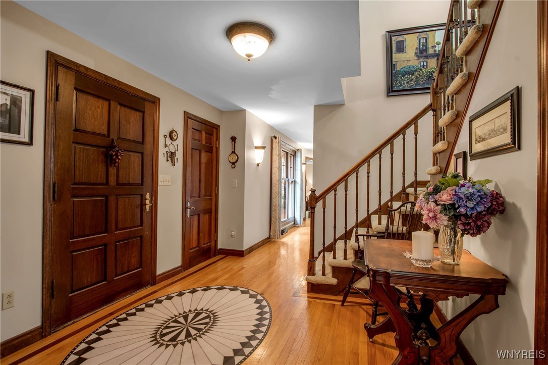 393 Glengrove Road Porter, NY 14174 - Photo 5 of 50 Grand Entrance