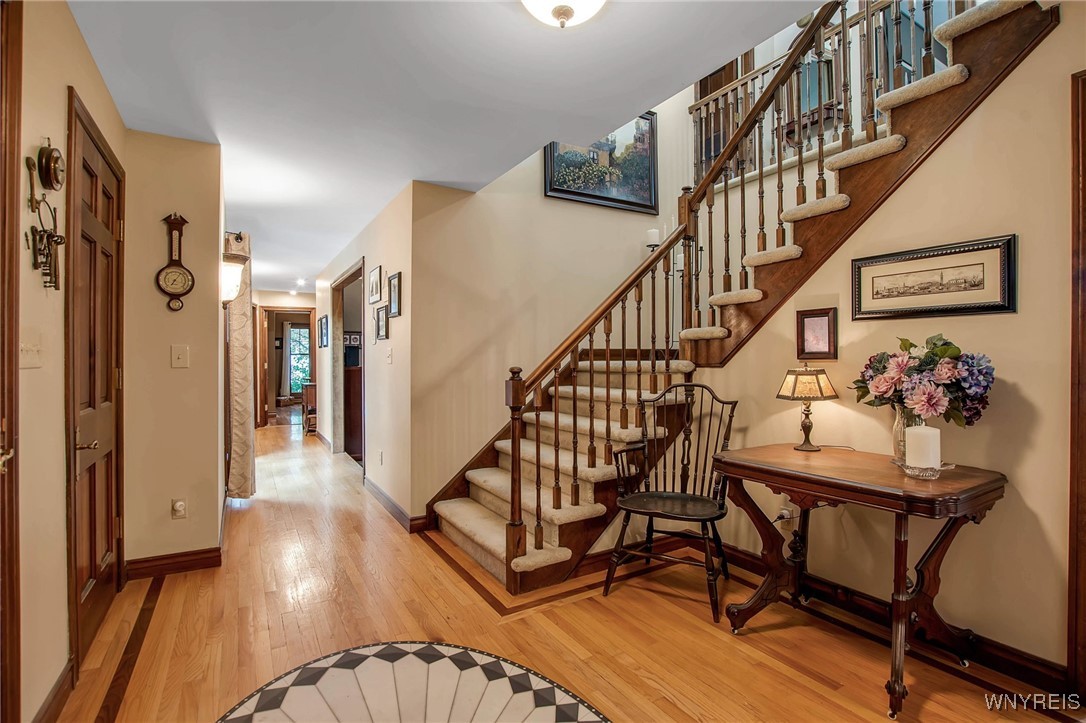 393 Glengrove Road Porter, NY 14174 - Photo 6 of 50 Front Hallway