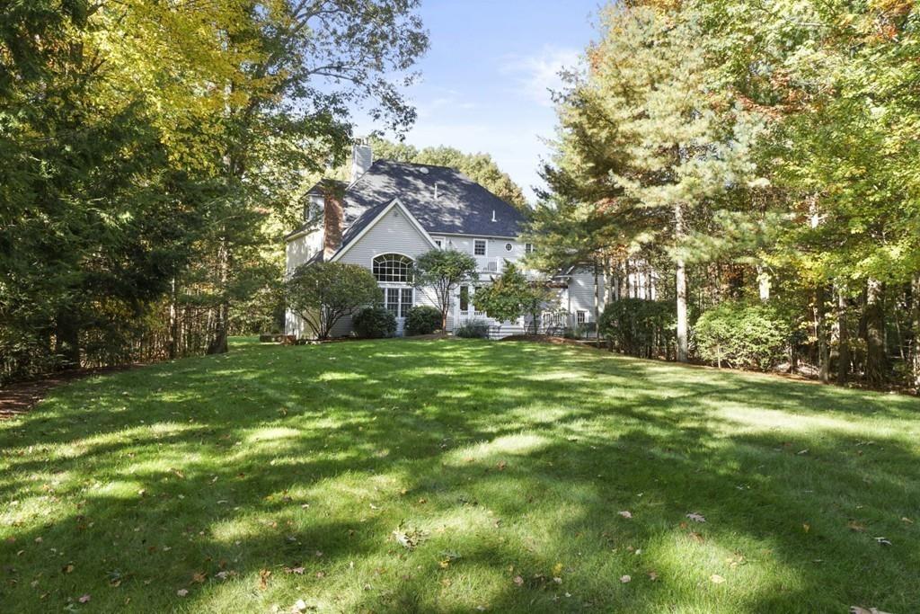 28 Elizabeth Road Hopkinton, MA 01748 - Photo 1 of 42 Gallery Image 1