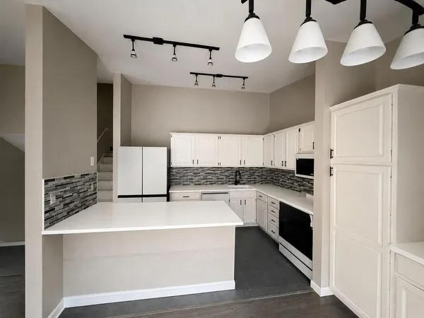 $374,900 | 9712 Cimarron Circle, Minnetonka, MN 55305