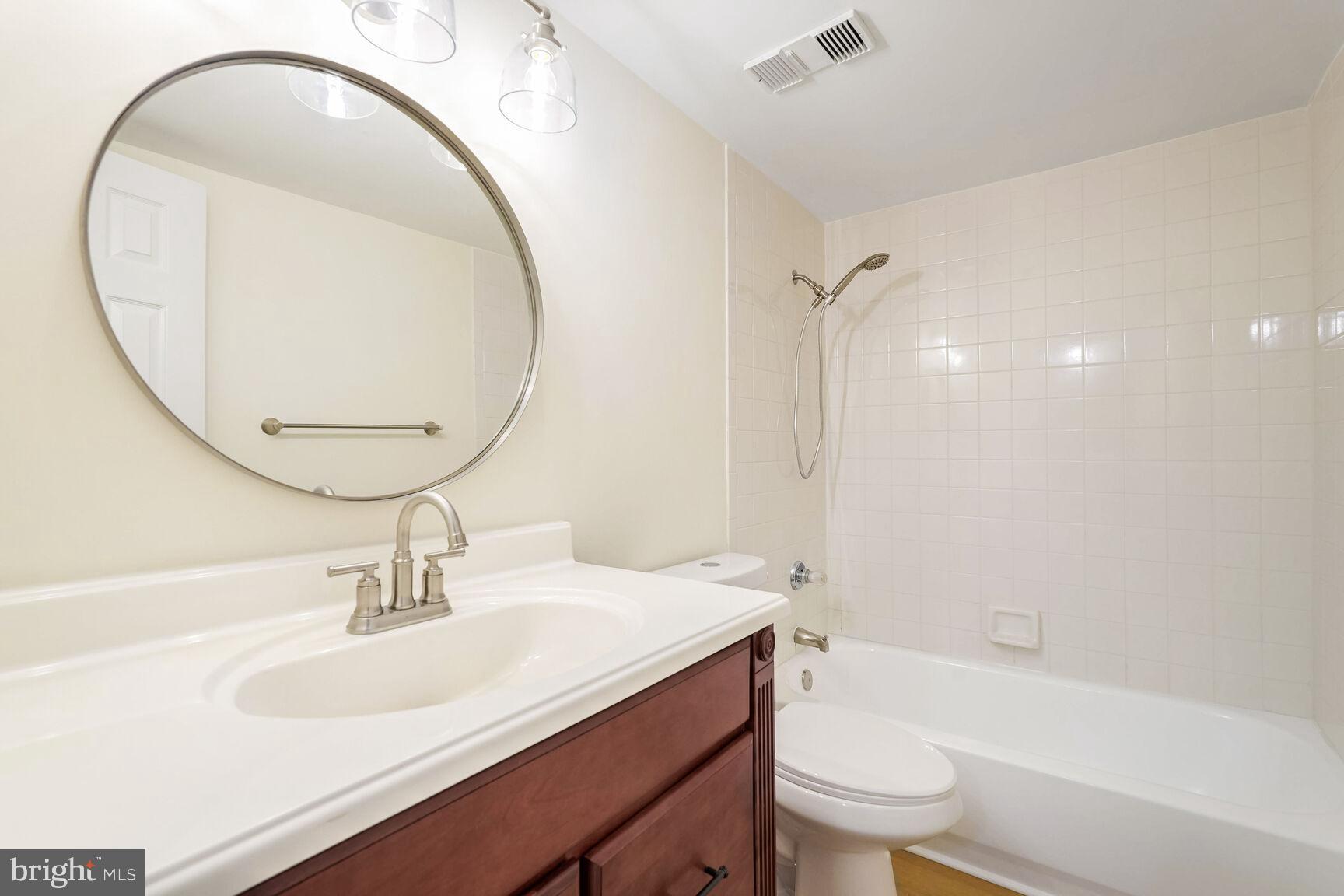5911 Edsall Road, Unit 911 Alexandria, VA 22304 - Photo 17 of 31 Gallery Image 17