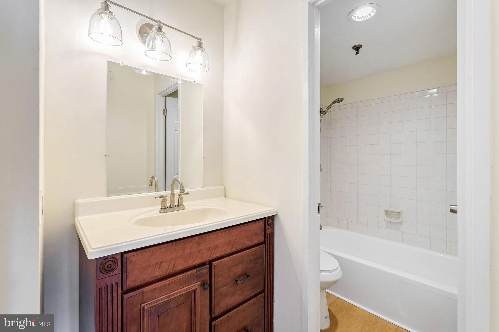 5911 Edsall Road, Unit 911 Alexandria, VA 22304 - Photo 23 of 31 Gallery Image 23