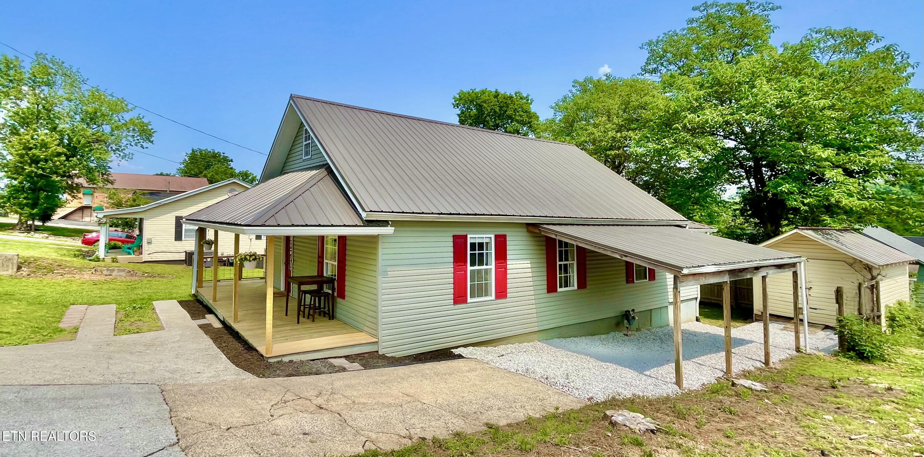 607 Church Street Loudon, TN 37774 - Photo 2 of 14 SIDE VIEW