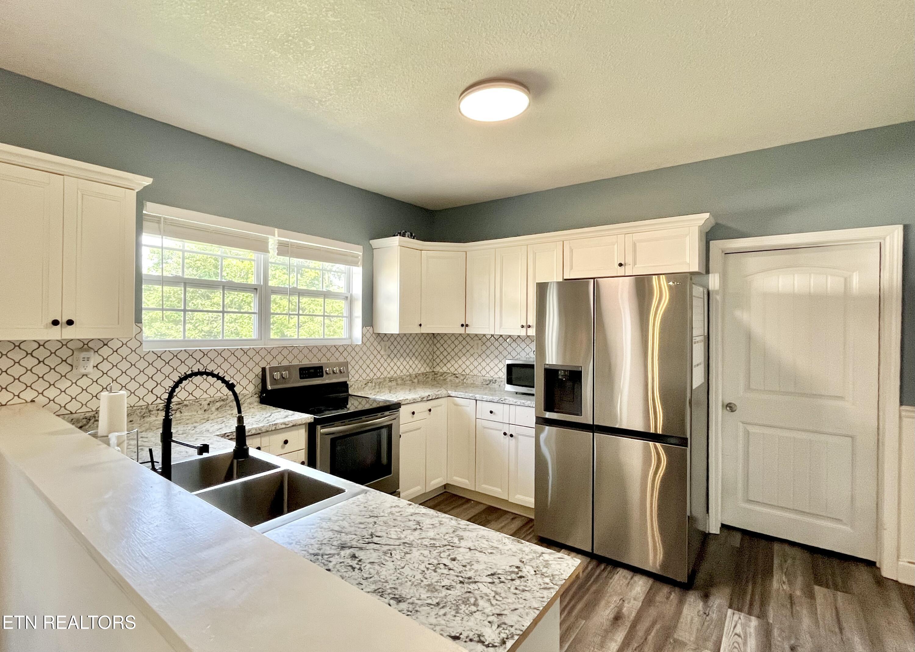 607 Church Street Loudon, TN 37774 - Photo 6 of 14 KITCHEN