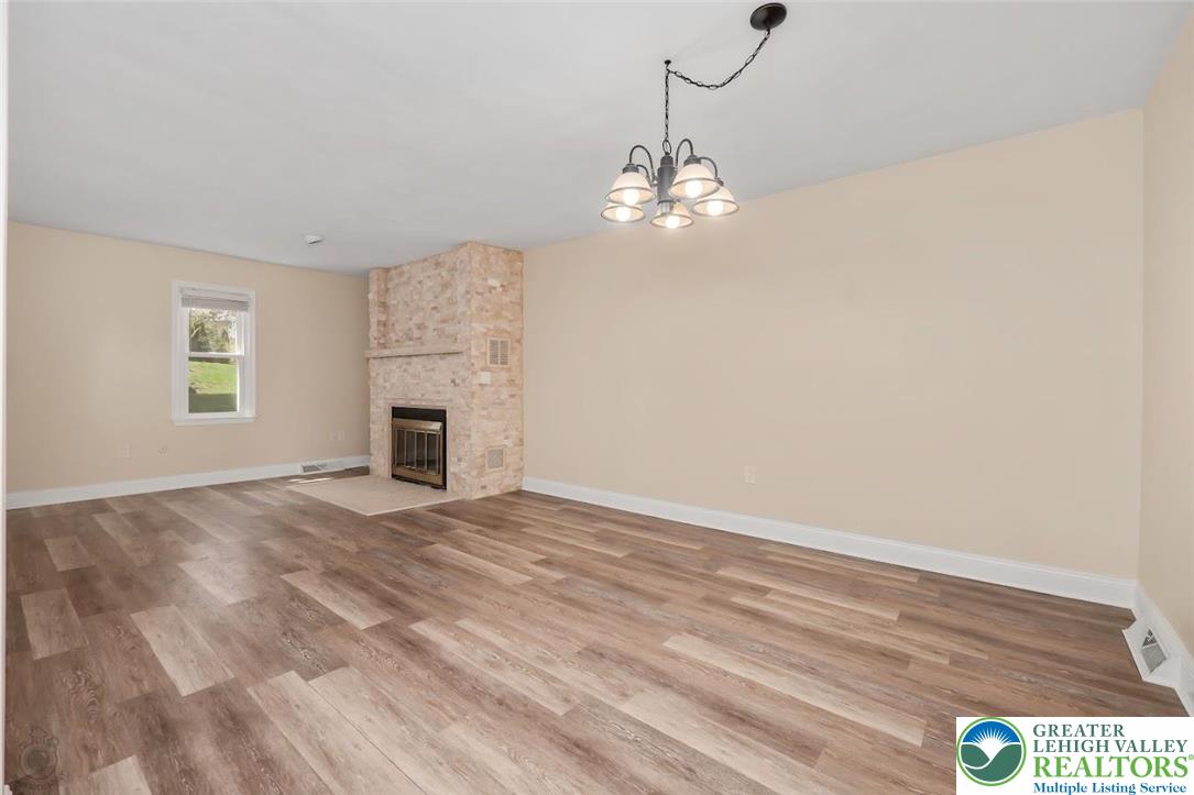 184 Springhouse Road Allentown, PA 18104 - Photo 9 of 26 Gallery Image 9