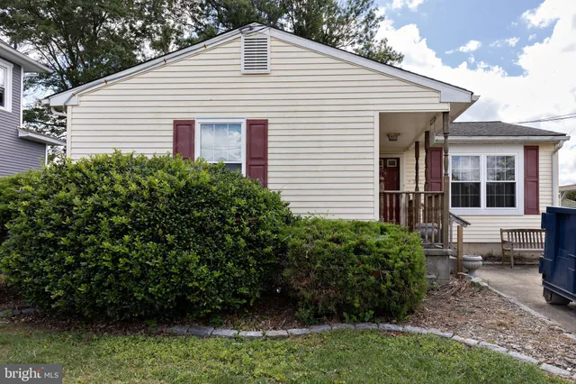 $285,000 | 322 West Washington Avenue, Magnolia, NJ 08049