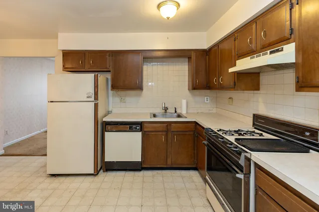 $285,000 | 322 West Washington Avenue, Magnolia, NJ 08049