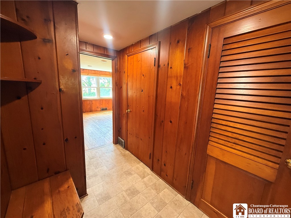 11577 Center Road Sheridan, NY 14048 - Photo 15 of 33 Back hall