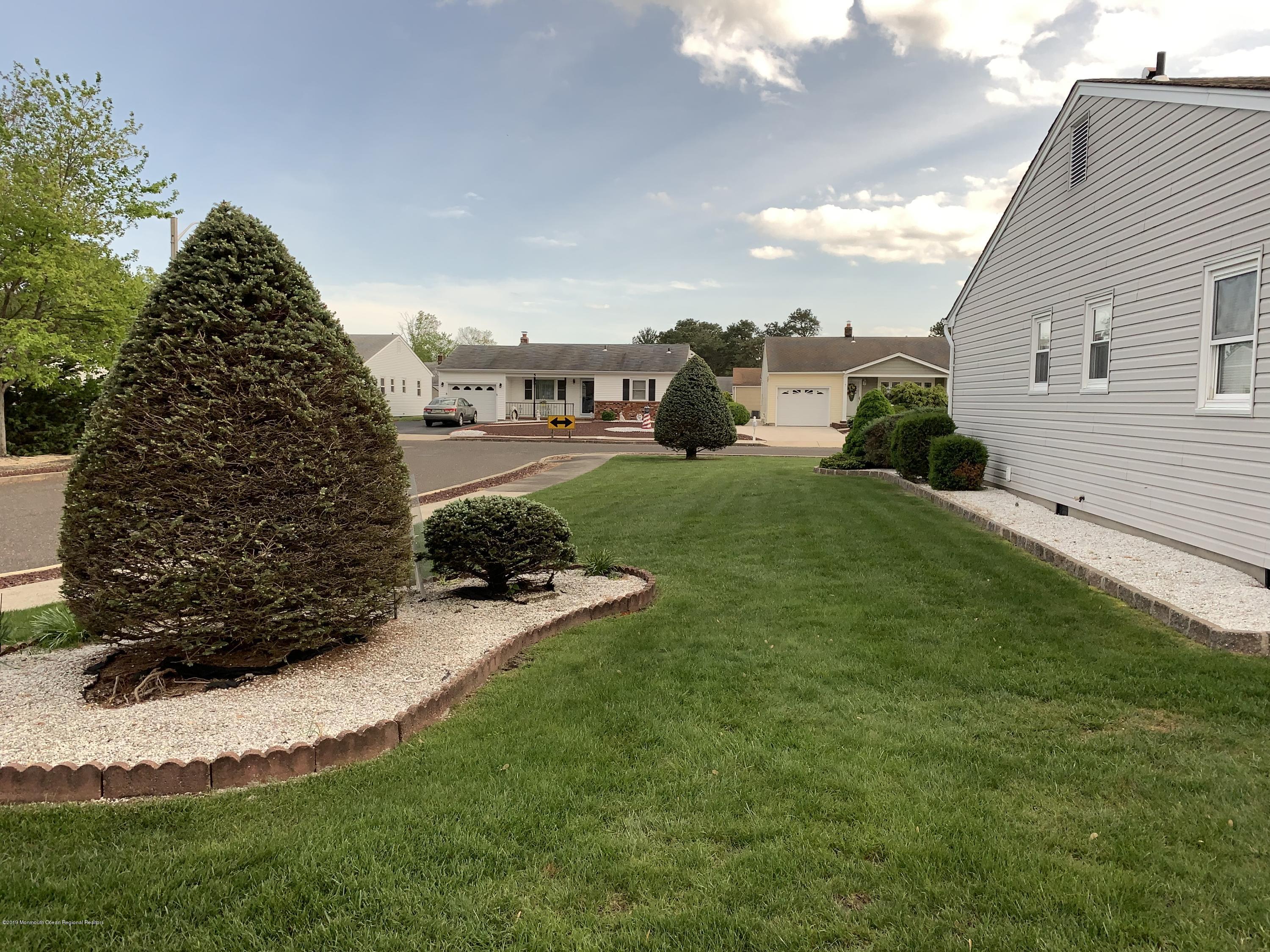 2 Thornton Road Toms River, NJ 08757 - Photo 5 of 6 image1 (4)