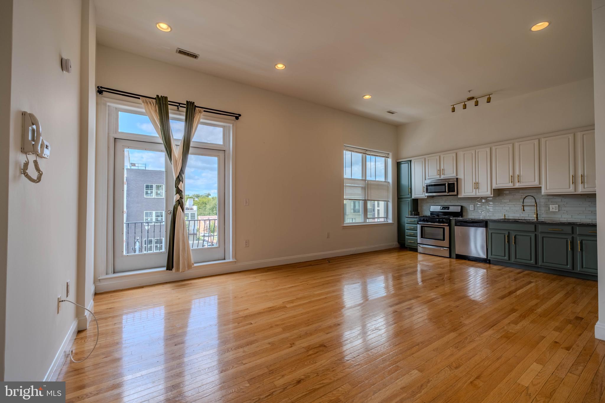 1629 L Street Northeast, Unit 305 Washington, DC 20002 - Photo 13 of 27