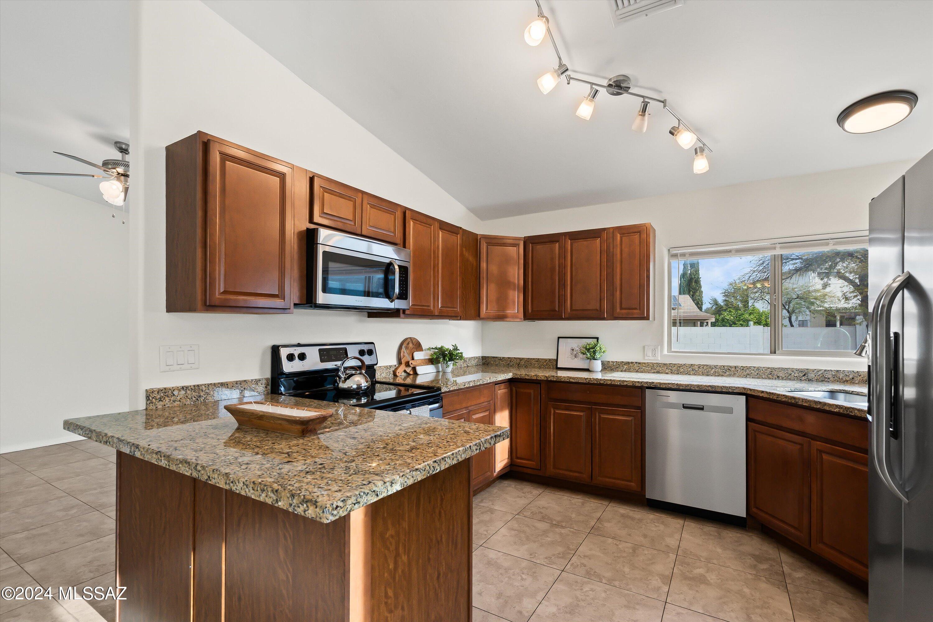 2768 West Firebrook Road Tucson, AZ 85741 - Photo 10 of 28