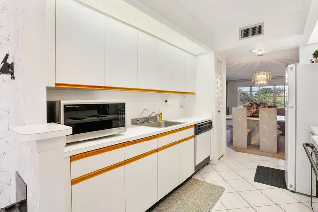 $125,000 | 1606 Abaco Drive, Unit E3, Coconut Creek, FL 33066