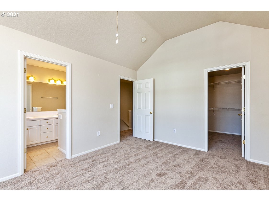 542 Northeast Bridgeton Road Portland, OR 97211 - Photo 16 of 31 Gallery Image 16