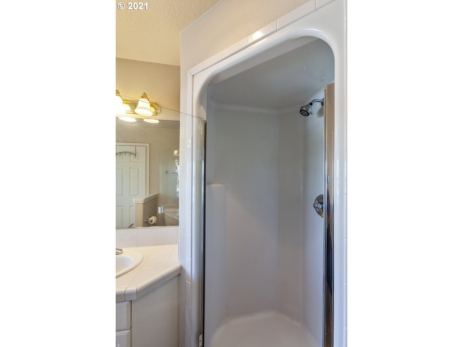 542 Northeast Bridgeton Road Portland, OR 97211 - Photo 19 of 31 Gallery Image 19