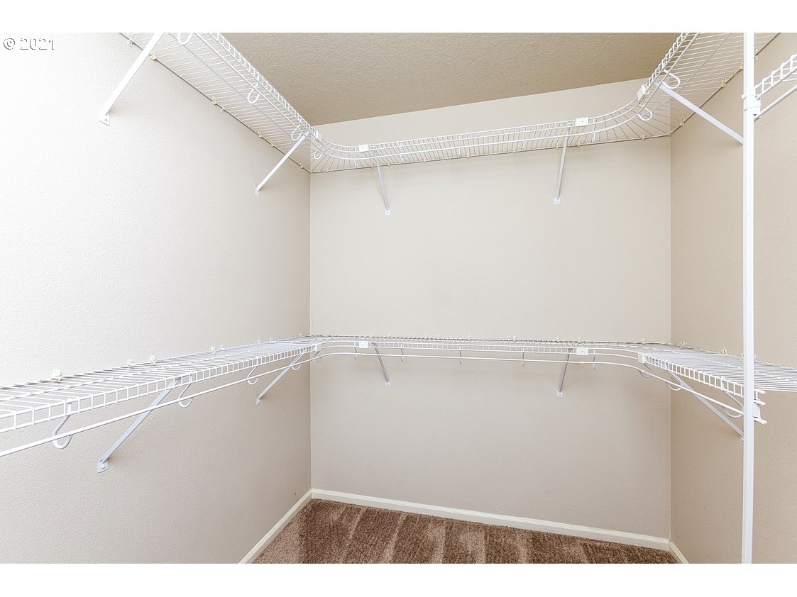 542 Northeast Bridgeton Road Portland, OR 97211 - Photo 20 of 31 Gallery Image 20