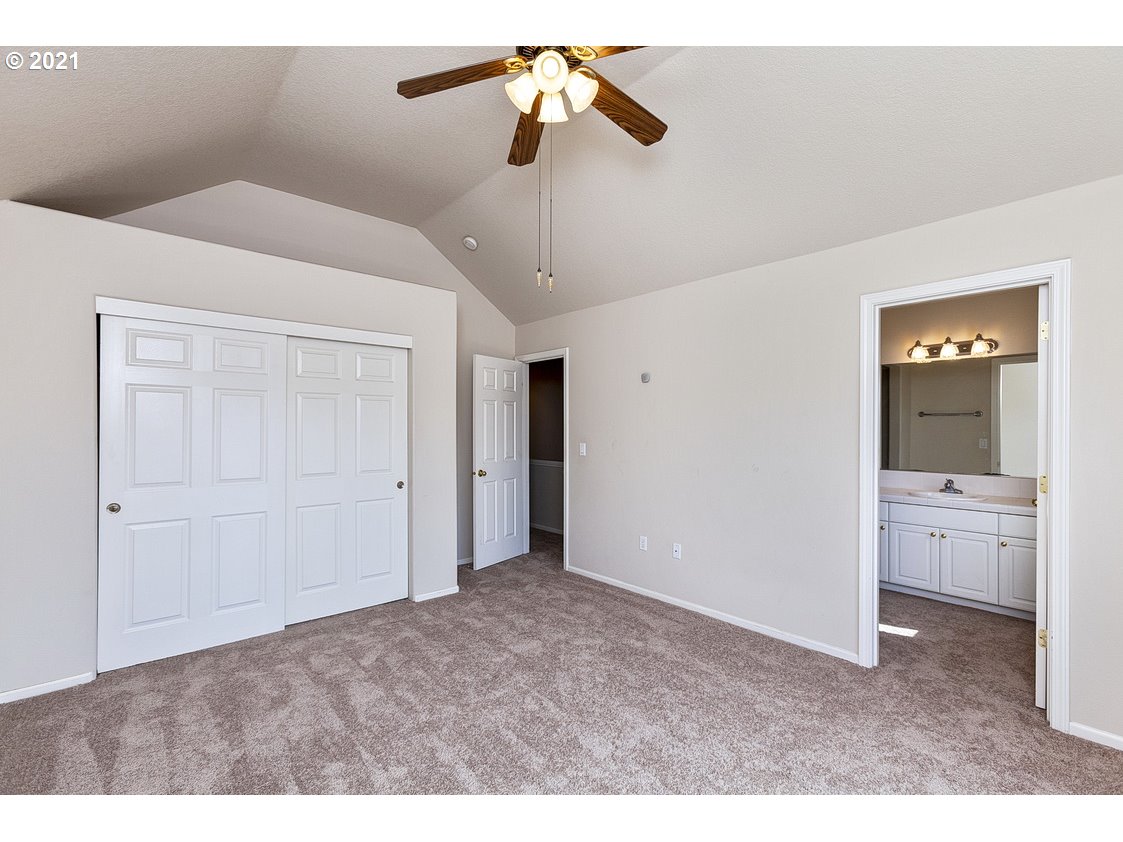 542 Northeast Bridgeton Road Portland, OR 97211 - Photo 25 of 31 Gallery Image 25