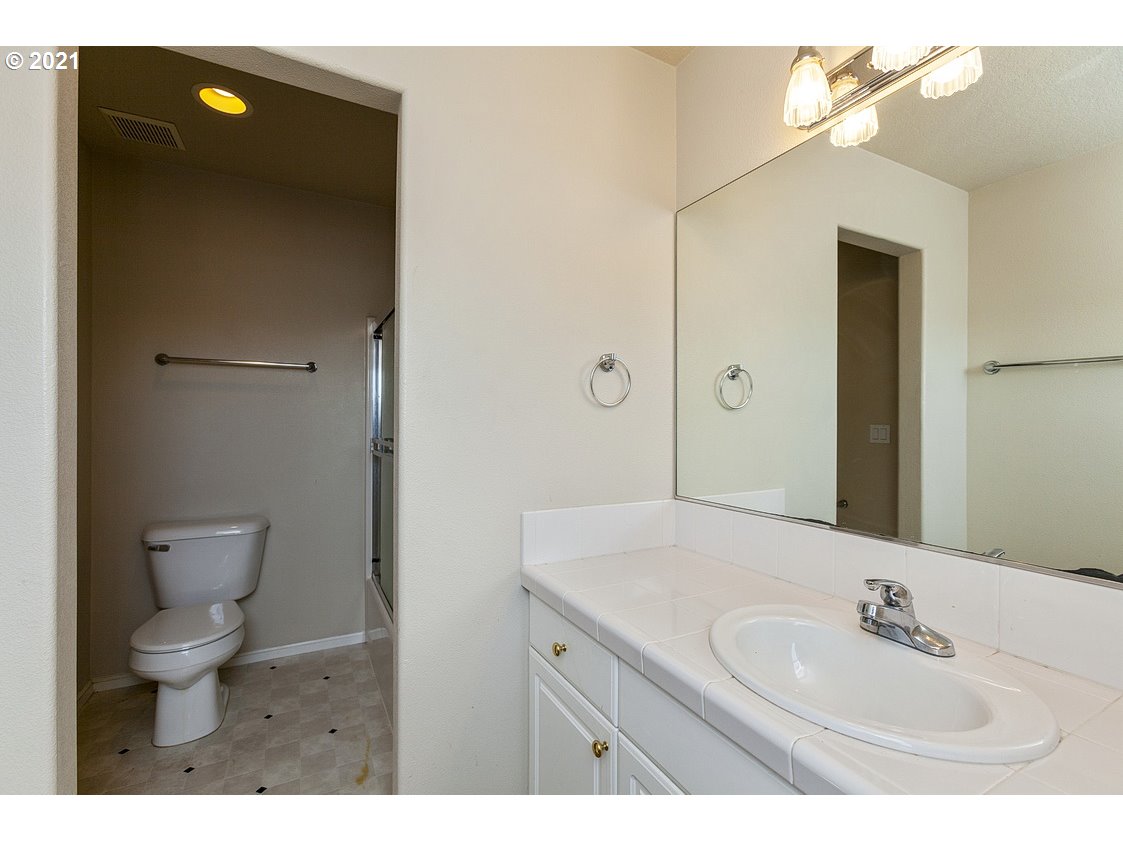 542 Northeast Bridgeton Road Portland, OR 97211 - Photo 27 of 31 Gallery Image 27