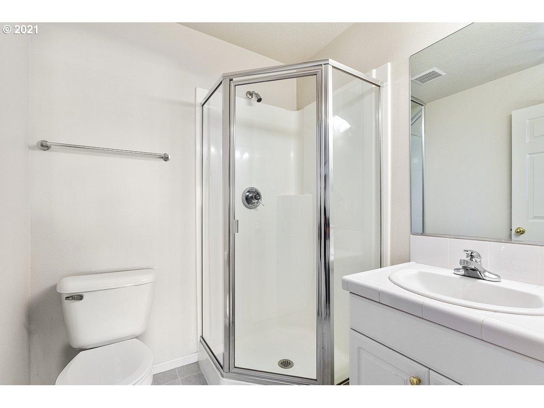 542 Northeast Bridgeton Road Portland, OR 97211 - Photo 30 of 31 Gallery Image 30