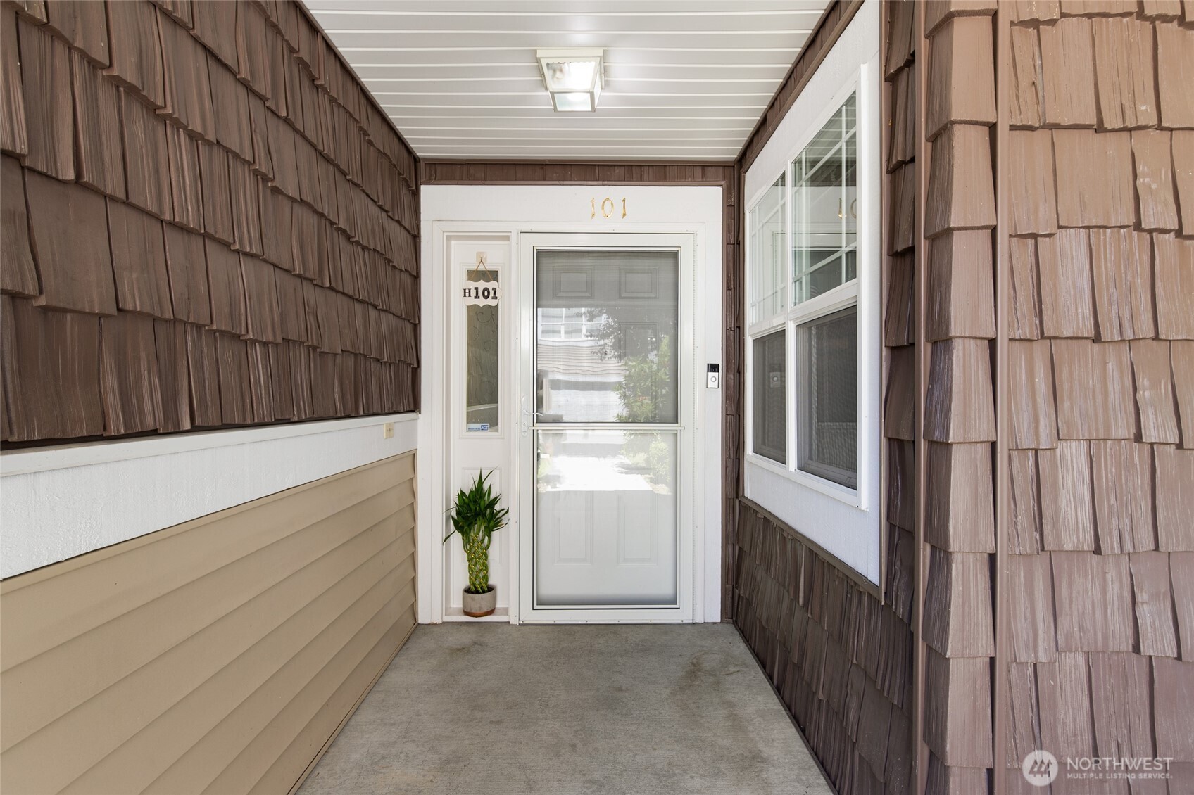 424 228th Street Southwest, Unit H101 Bothell, WA 98021 - Photo 3 of 38