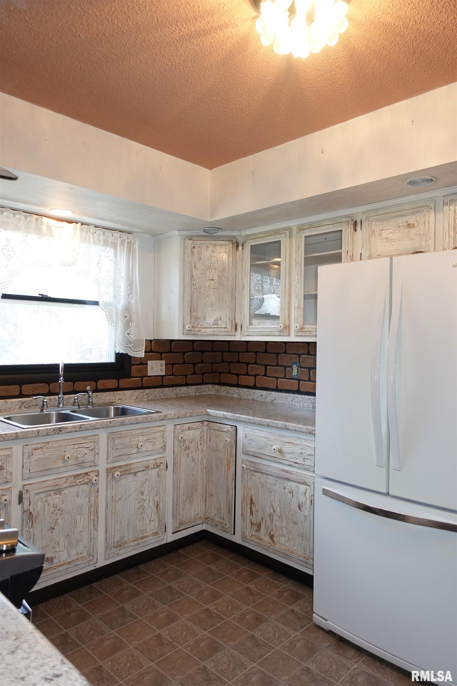 110 Sunshine Drive Rio, IL 61472 - Photo 15 of 35 Gallery Image 15