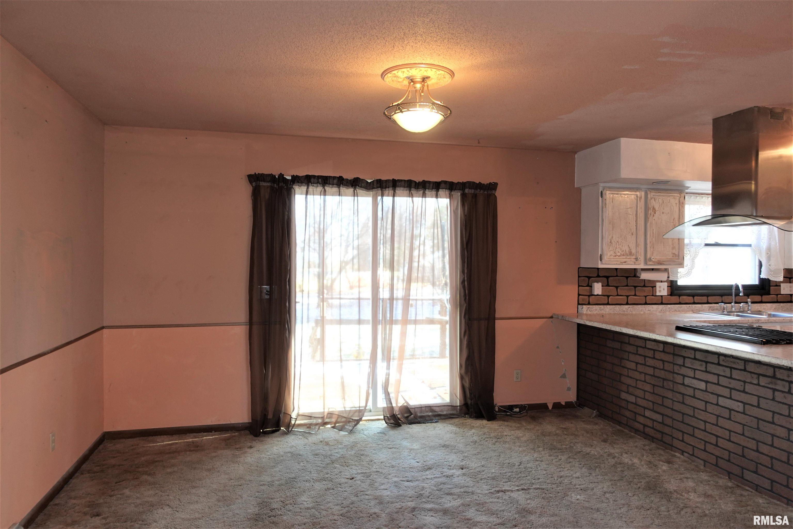 110 Sunshine Drive Rio, IL 61472 - Photo 10 of 35 Gallery Image 10