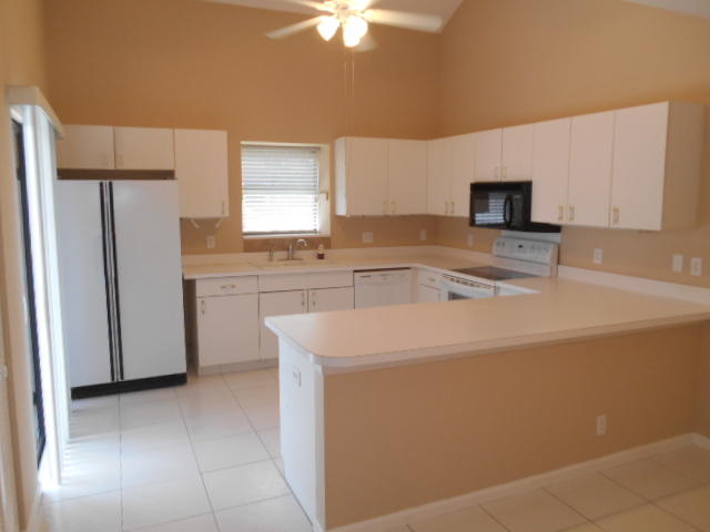 1102 Summerwinds Lane, Unit 1102 Jupiter, FL 33458 - Photo 2 of 21 Kicthen 1