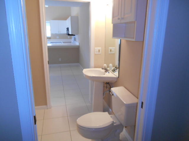 1102 Summerwinds Lane, Unit 1102 Jupiter, FL 33458 - Photo 6 of 21 Guest Bath