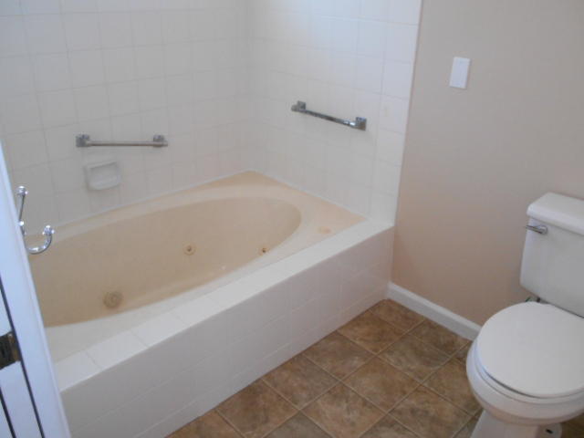 1102 Summerwinds Lane, Unit 1102 Jupiter, FL 33458 - Photo 10 of 21 Master Bath