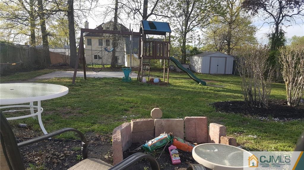 41 Walnut Street Edison, NJ 08817 - Photo 5 of 25 Gallery Image 5
