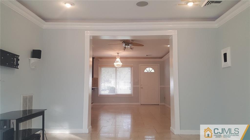 41 Walnut Street Edison, NJ 08817 - Photo 8 of 25 Gallery Image 8