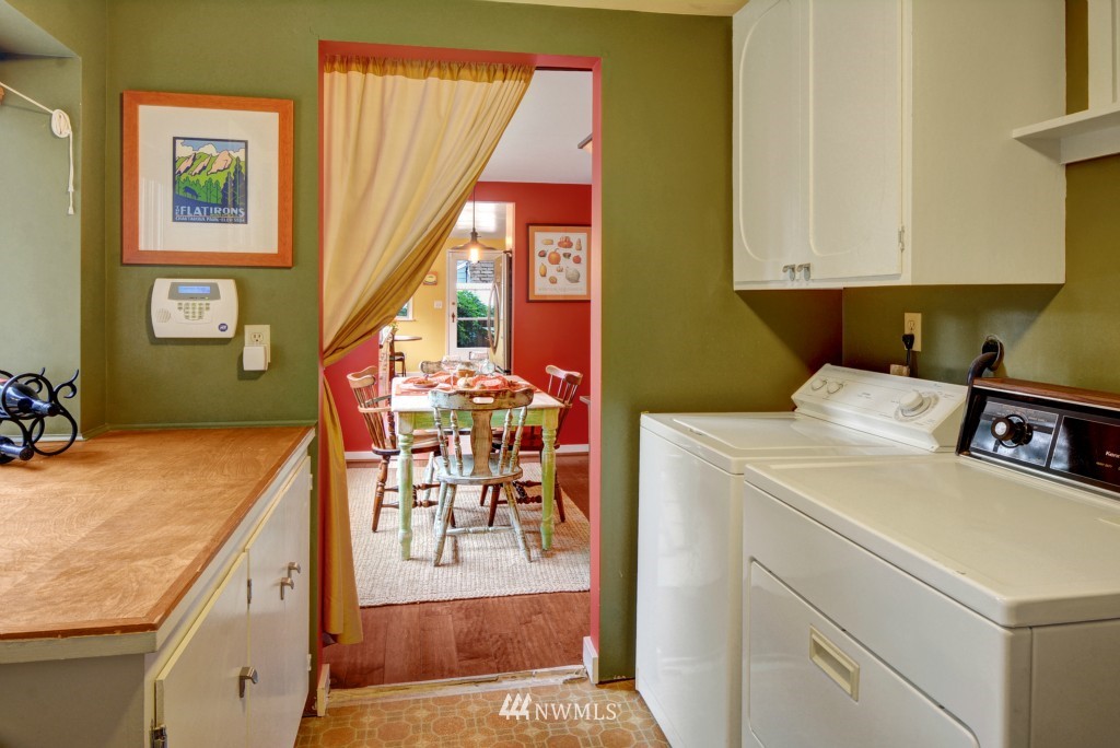 4449 Southwest Kenyon Place Seattle, WA 98136 - Photo 14 of 18 Gallery Image 14