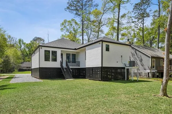 $459,000 | 1016 West 19th Avenue, Covington, LA 70433